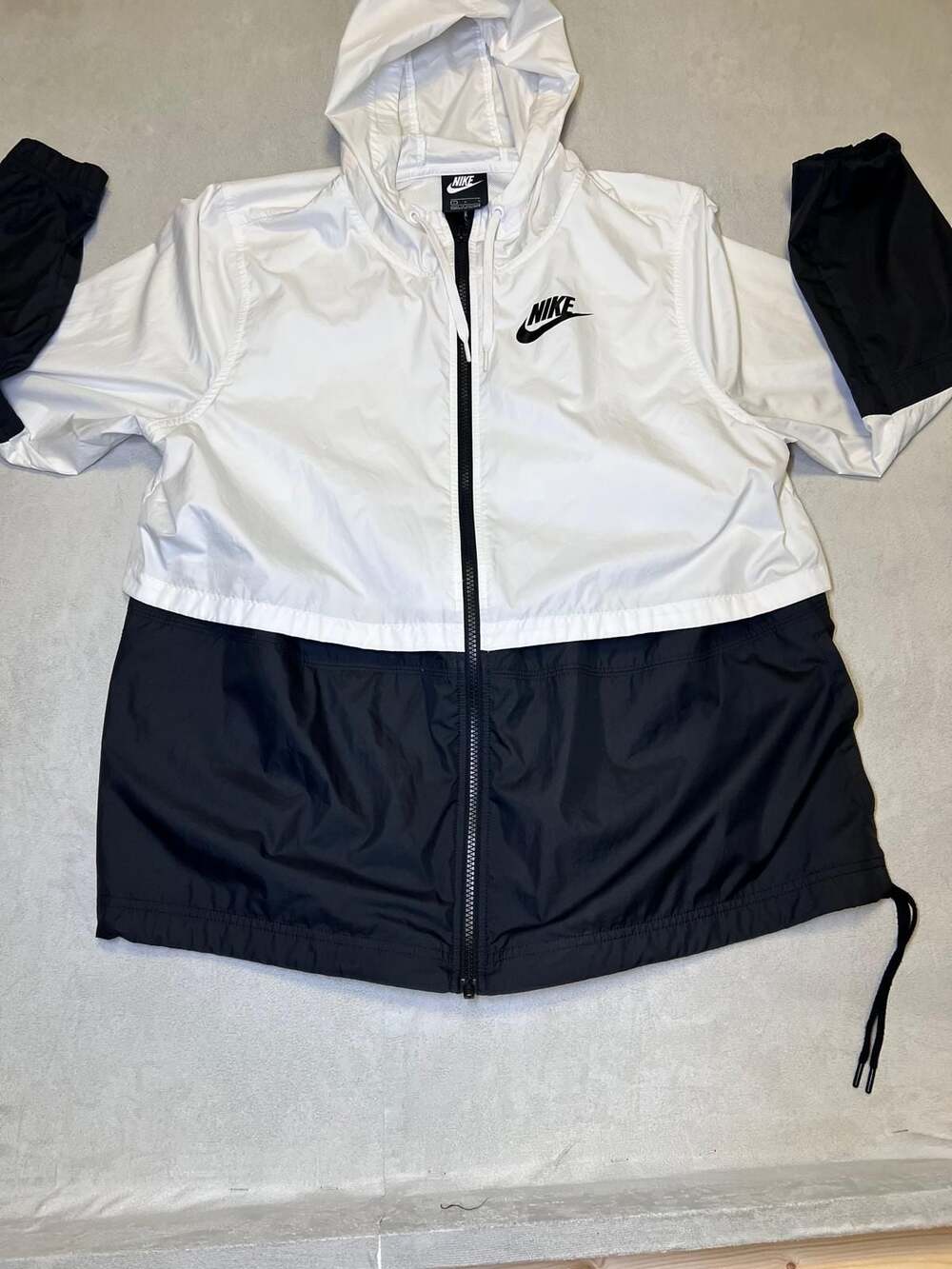 Nike Jacket Womens Small White Sportswear Repel Woven Windbreaker Hooded